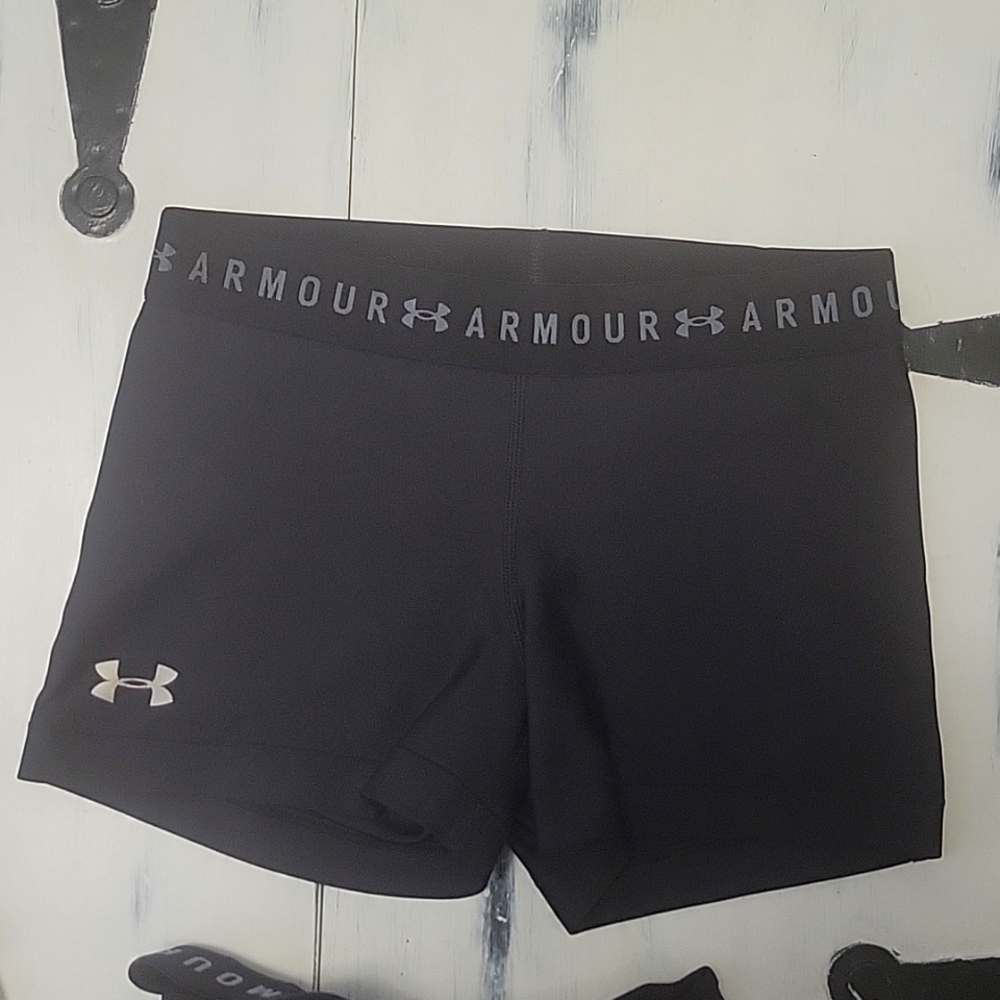 All 3!!! Under Armour Women's spandex, Small